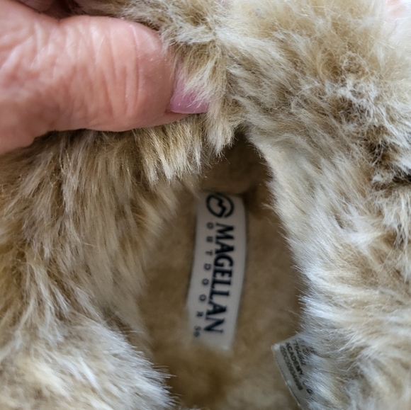 Magellan Chelsea Slip On Botties 7. Tan Suede Slippers with Faux Fur Lining - Picture 4 of 14